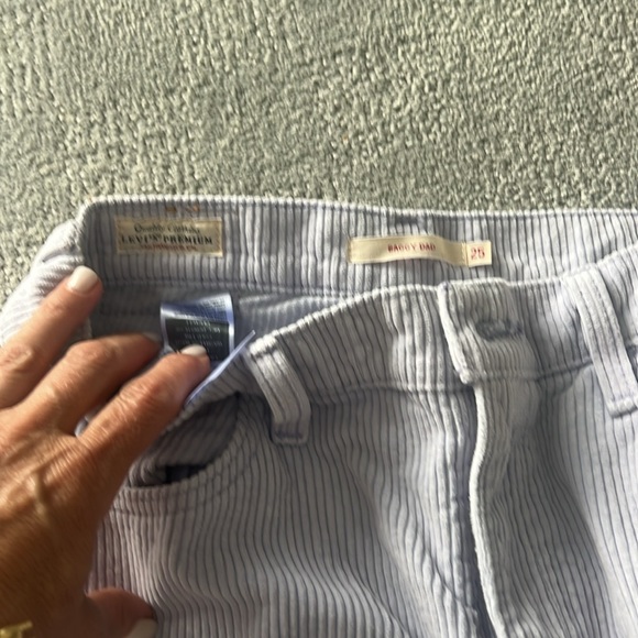 Levi’s - Picture 2 of 3